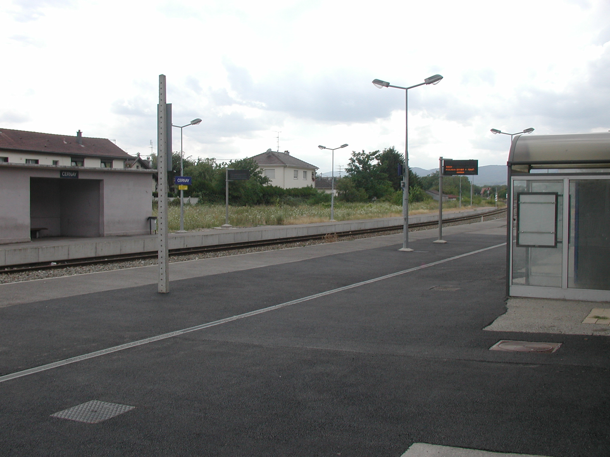 2004 Cernay gare quais