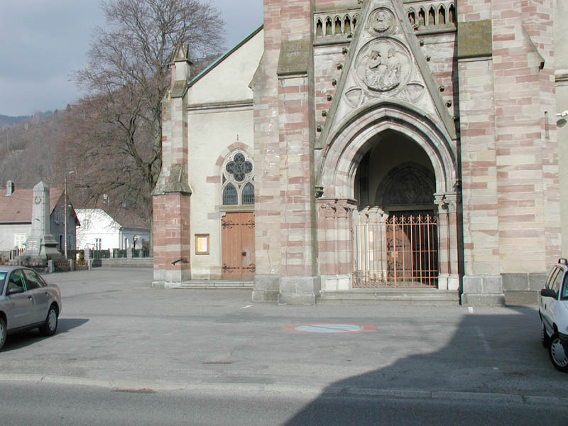 2004 Fellering parvis église2