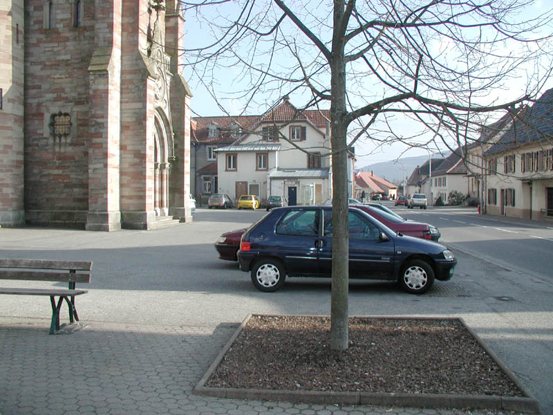 2004 Fellering Parvis église4