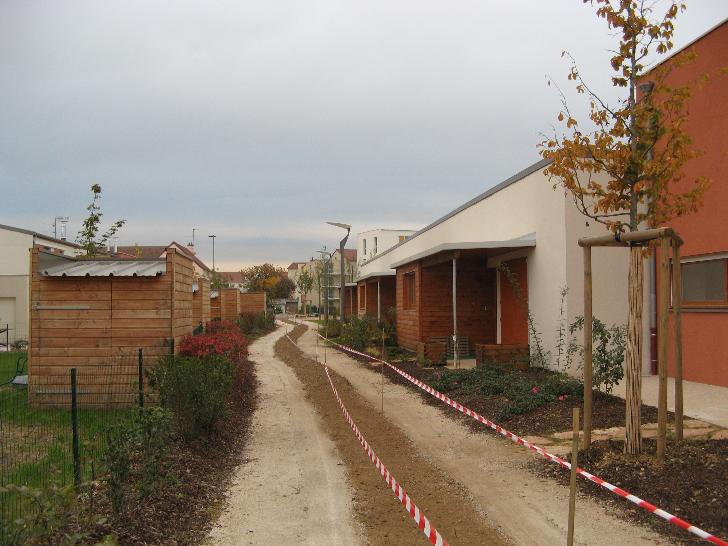 2007 Chalon-sur-Saône ZAC Saint Jean des Jardins chemin piétonnier