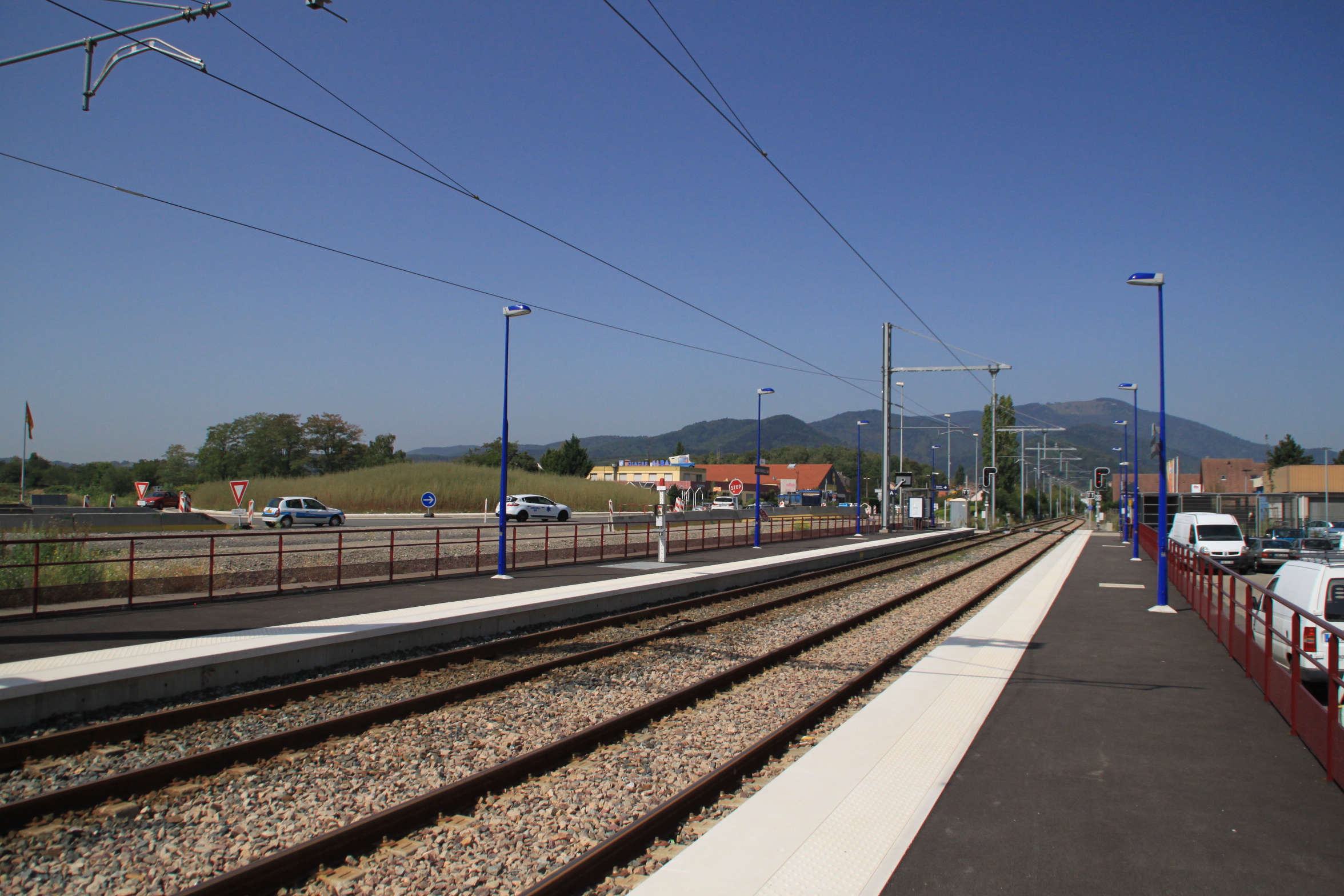 2011 VieuxThannZI stationtramtrain6