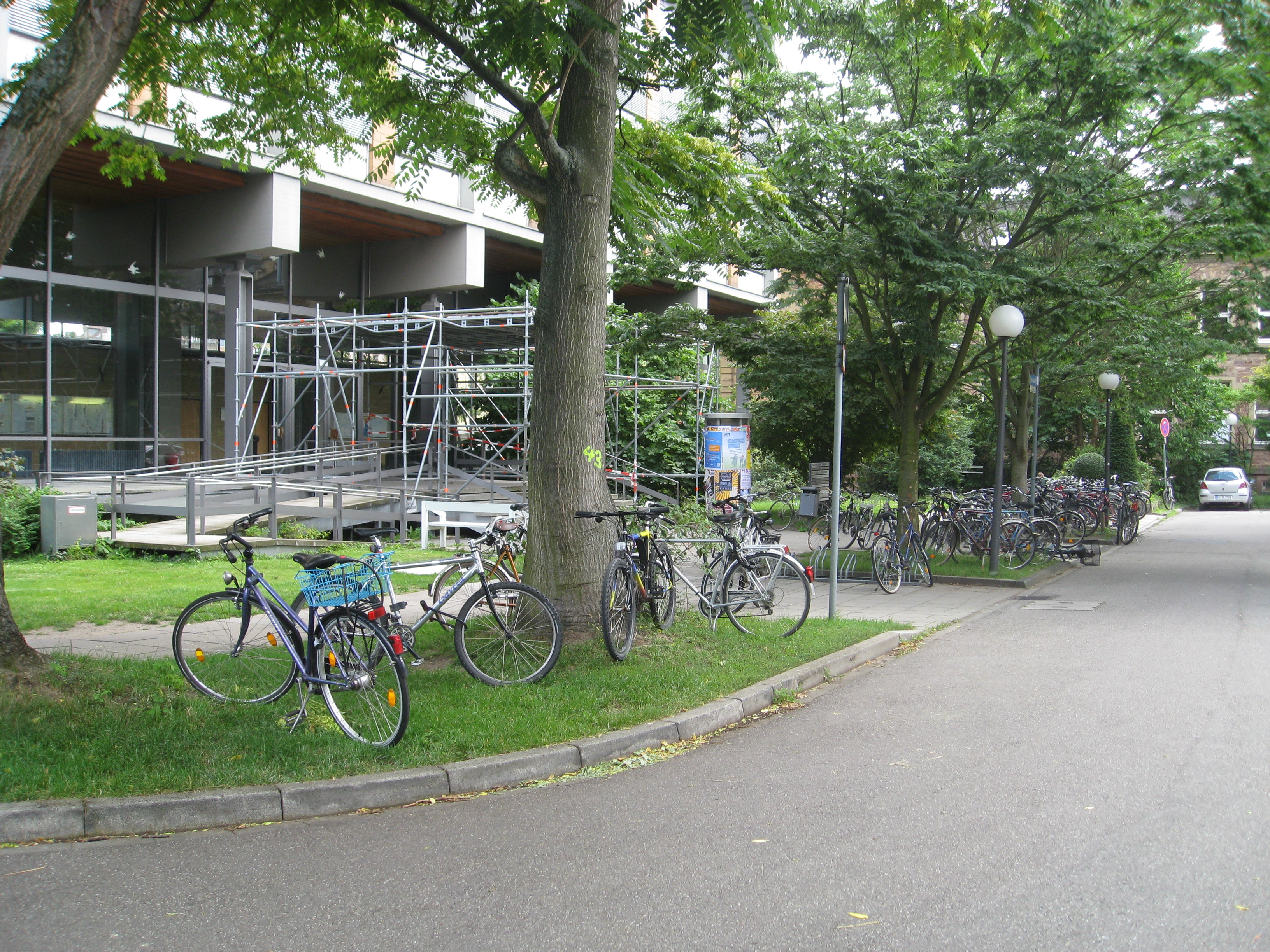 2012 Karlsruhe StationnementVelo02