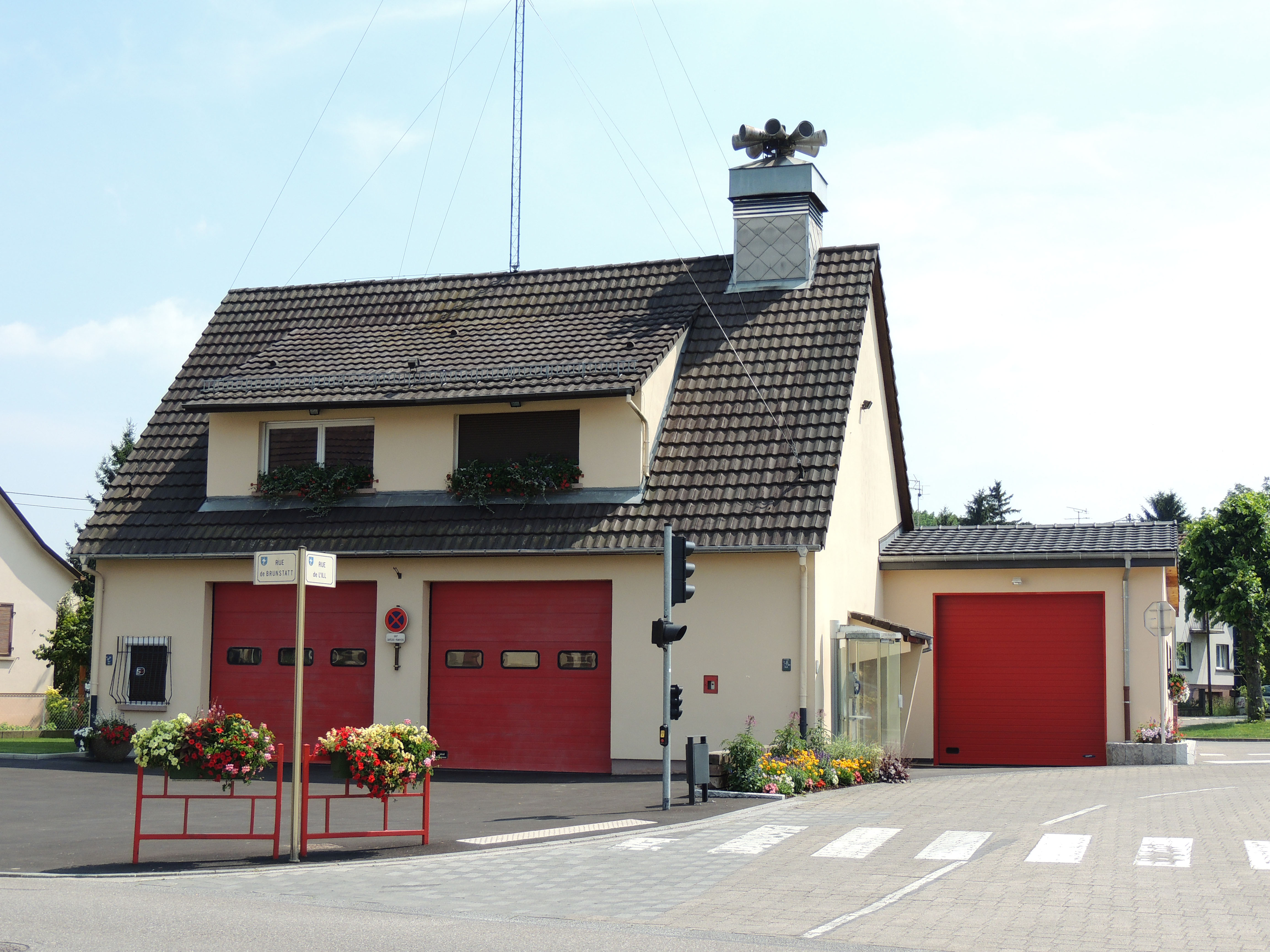 2013 Didenheim CasernePompiers02