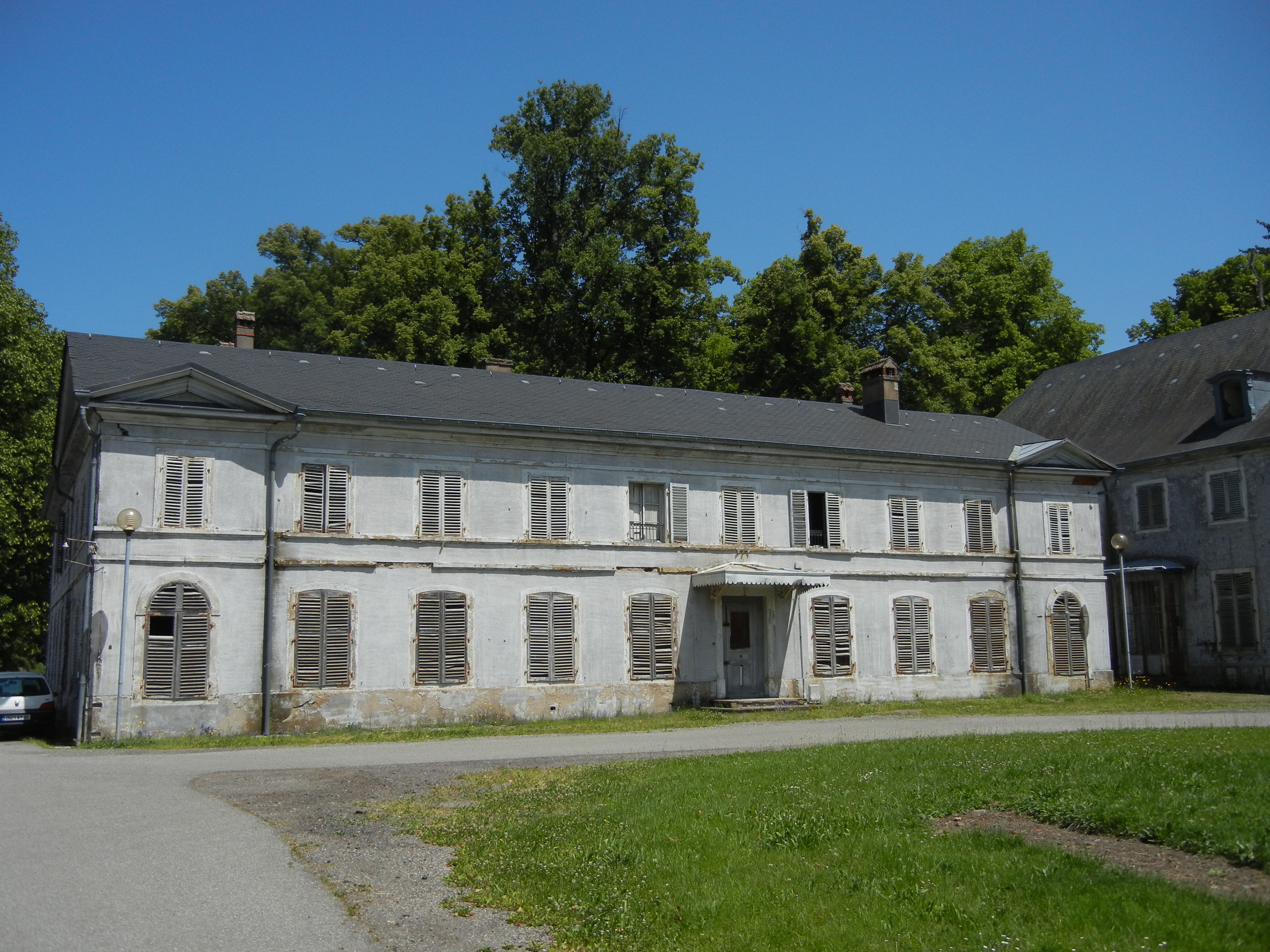 2013 Wesserling Chateau aile est vacant