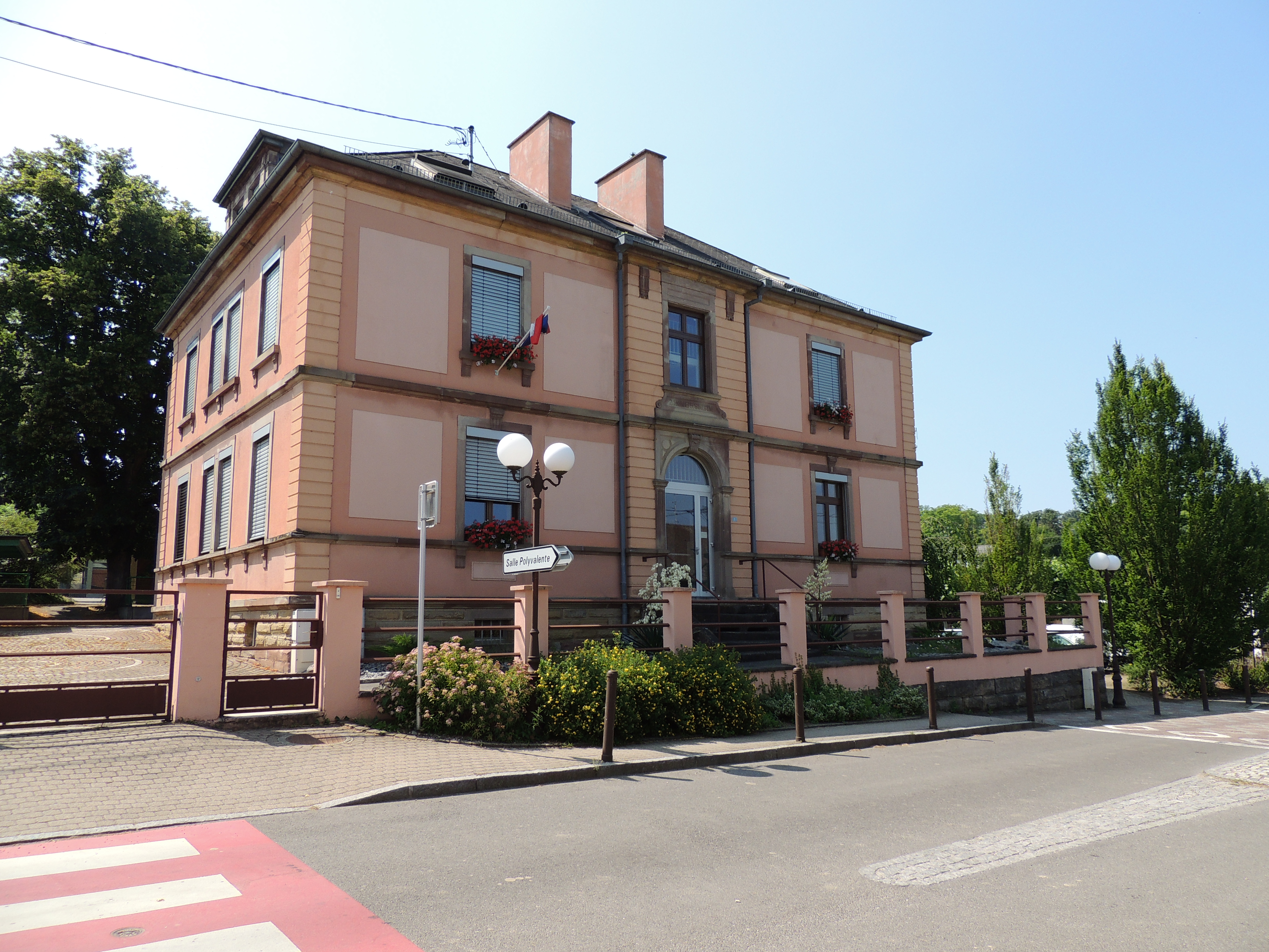 2013 Zimmersheim Mairie01