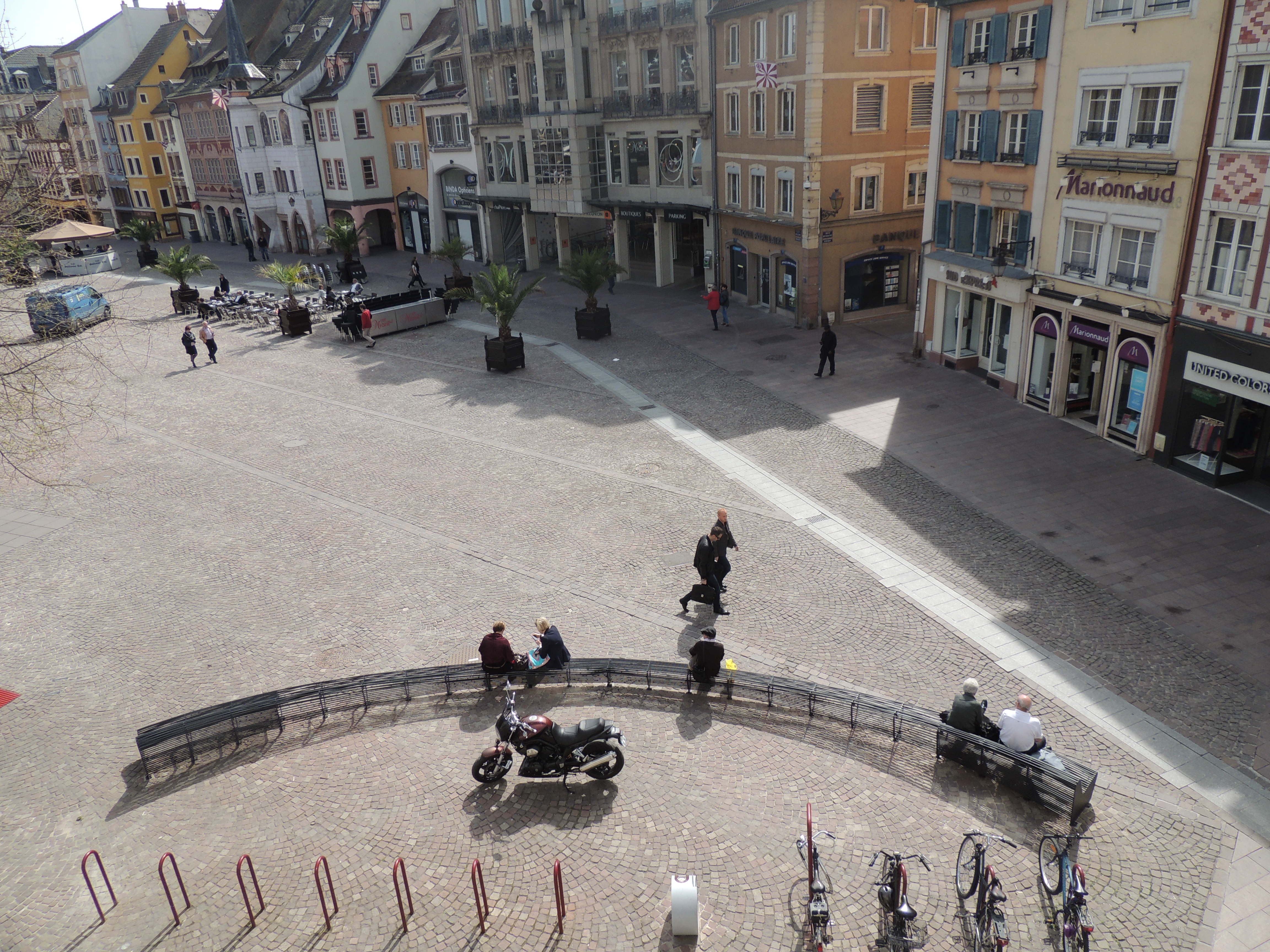 2014 Mulhouse personnes sur un banc