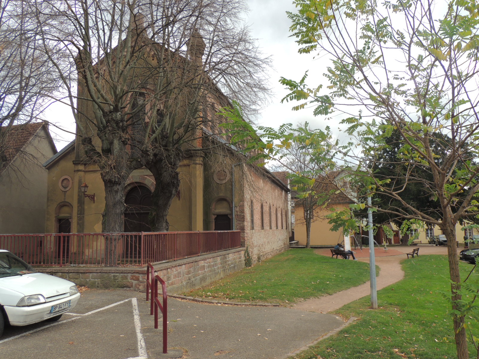 2015 Guebwiller synagogue parc aire de jeux