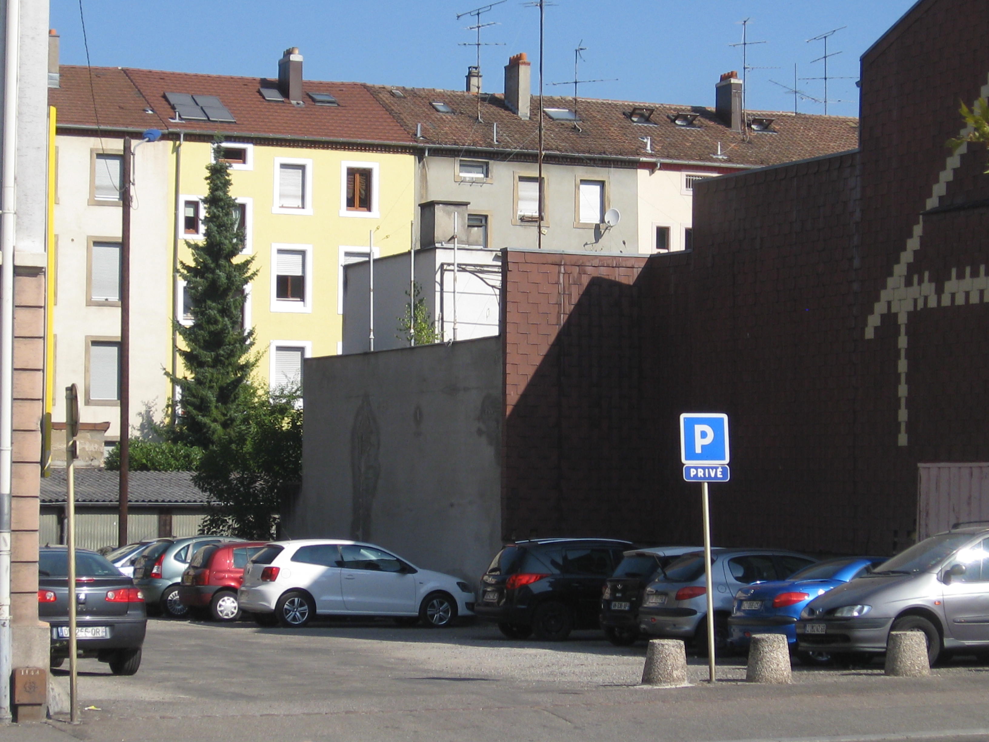 2015 Mulhouse rue de Bâle parking privé 2