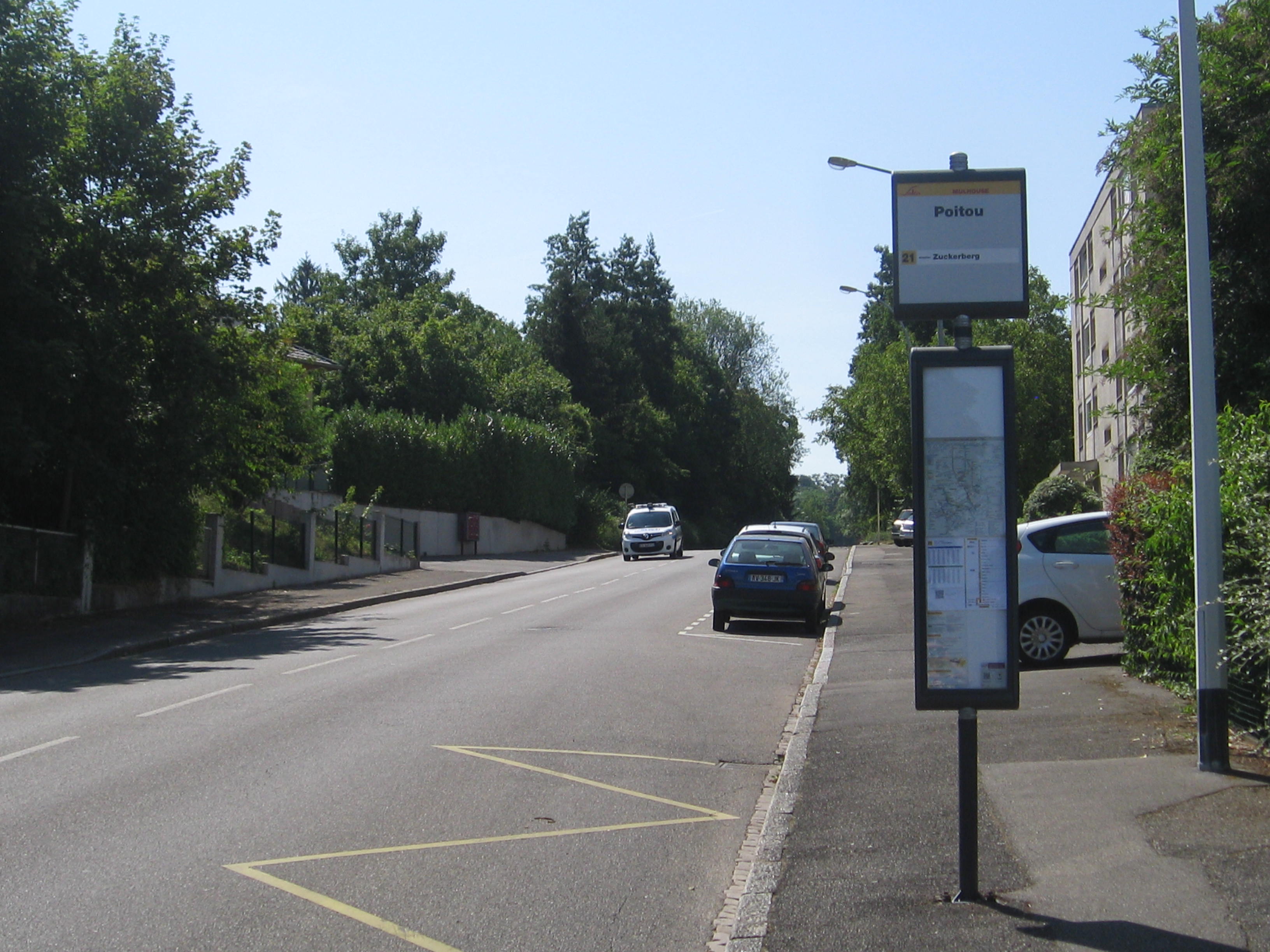 2015 Mulhouse rue du Poitou arrêt de bus Zuckerberg