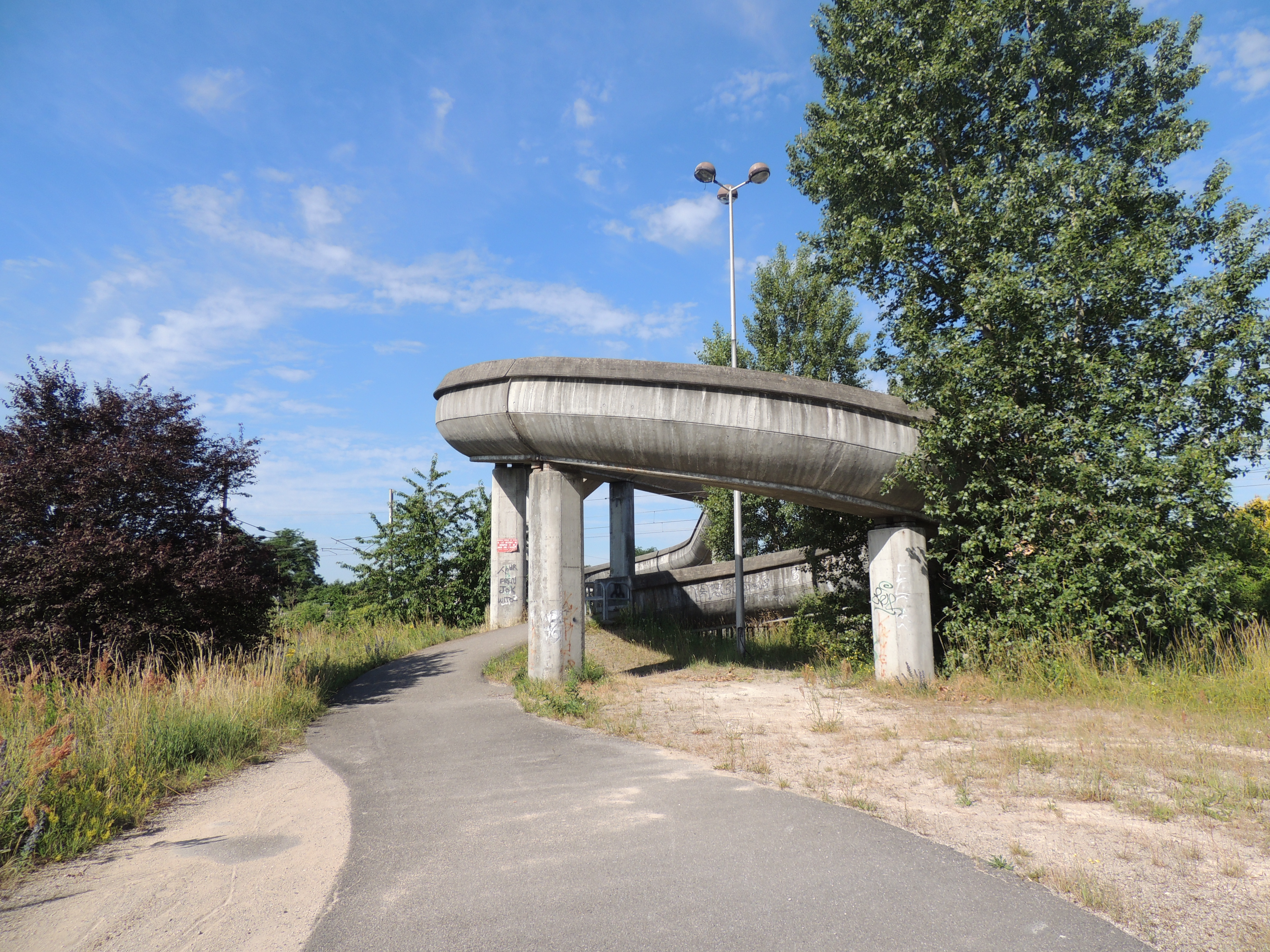 2015 Wittelsheim colimaçon accès quai gare 1