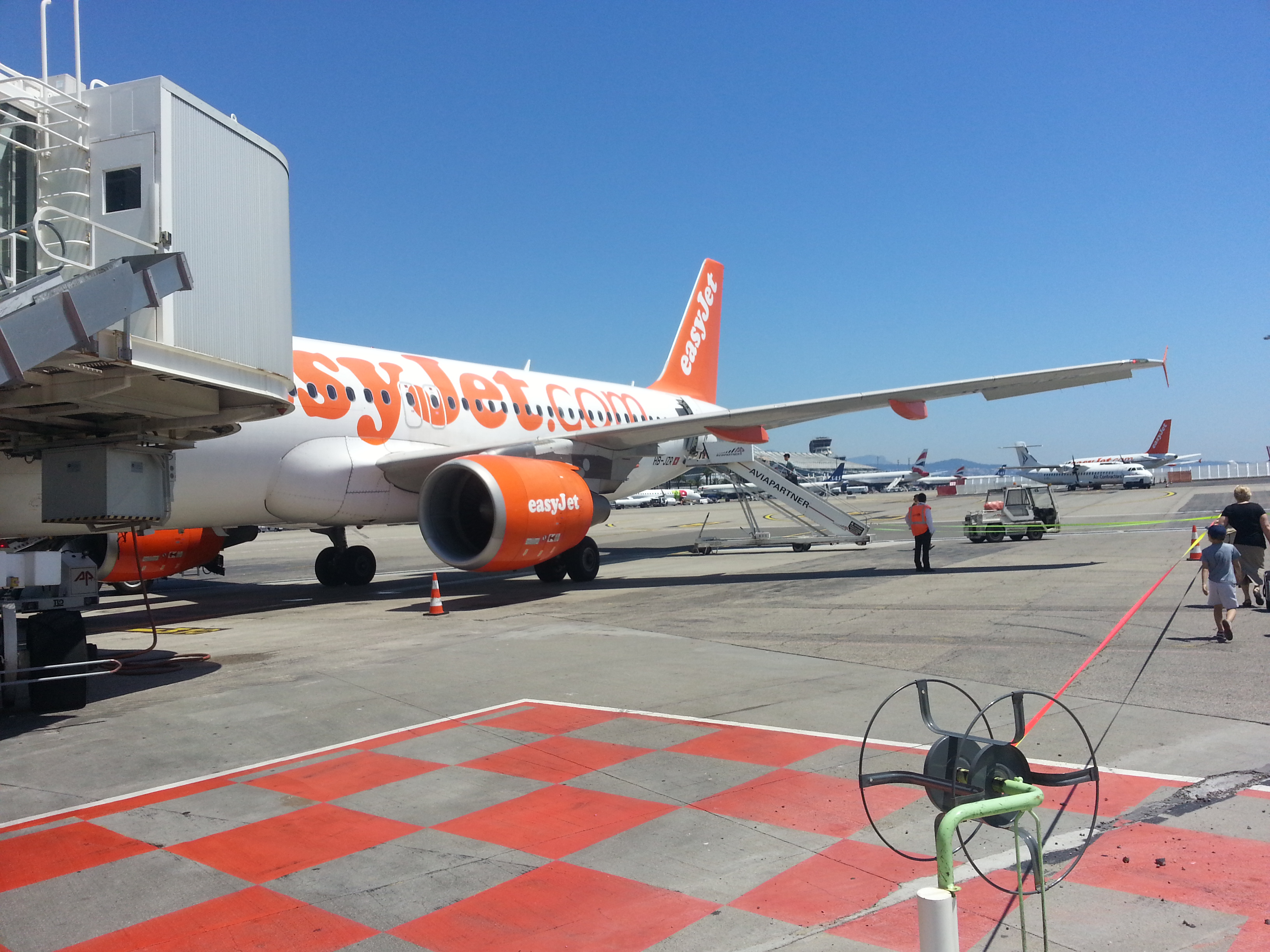 2016 Aéroport Bâle-Mulhouse avion Easyjet  1