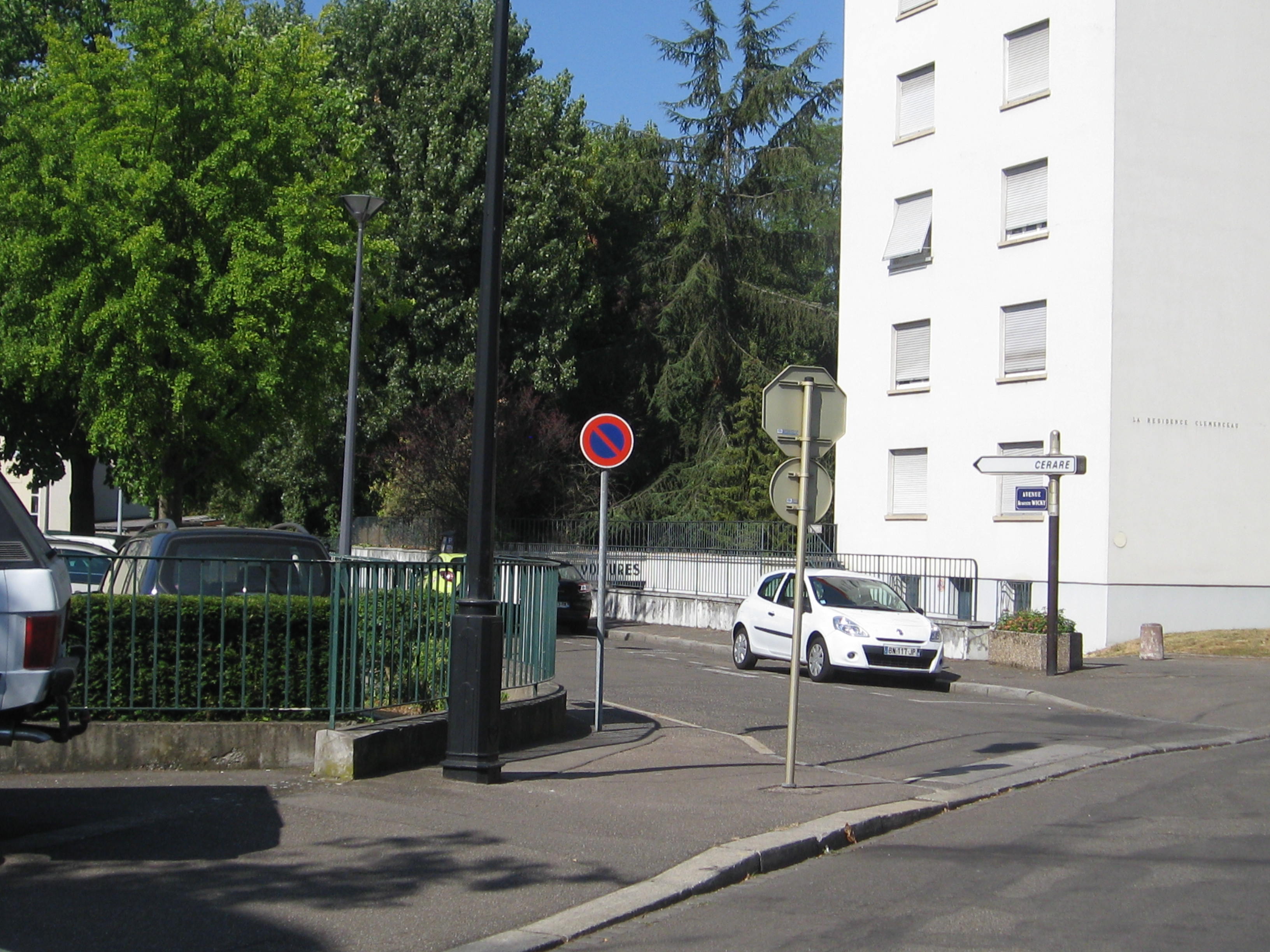 2016 Mulhouse Avenue Auguste Wicky places de stationnement 3