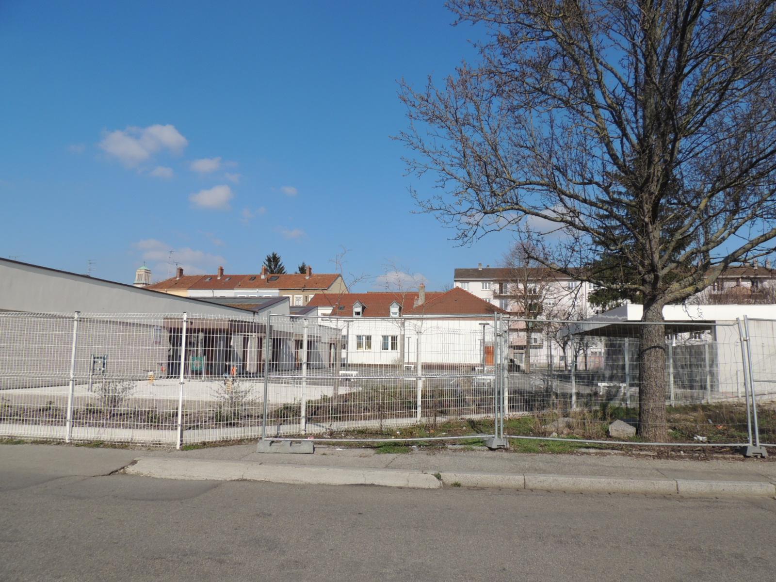 2016 Mulhouse cour de l'école Jean de Loisy 2