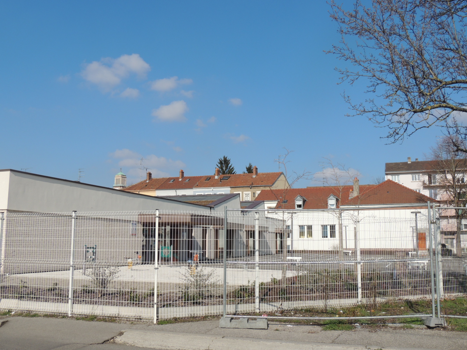 2016 Mulhouse cour de l'école Jean de Loisy 3