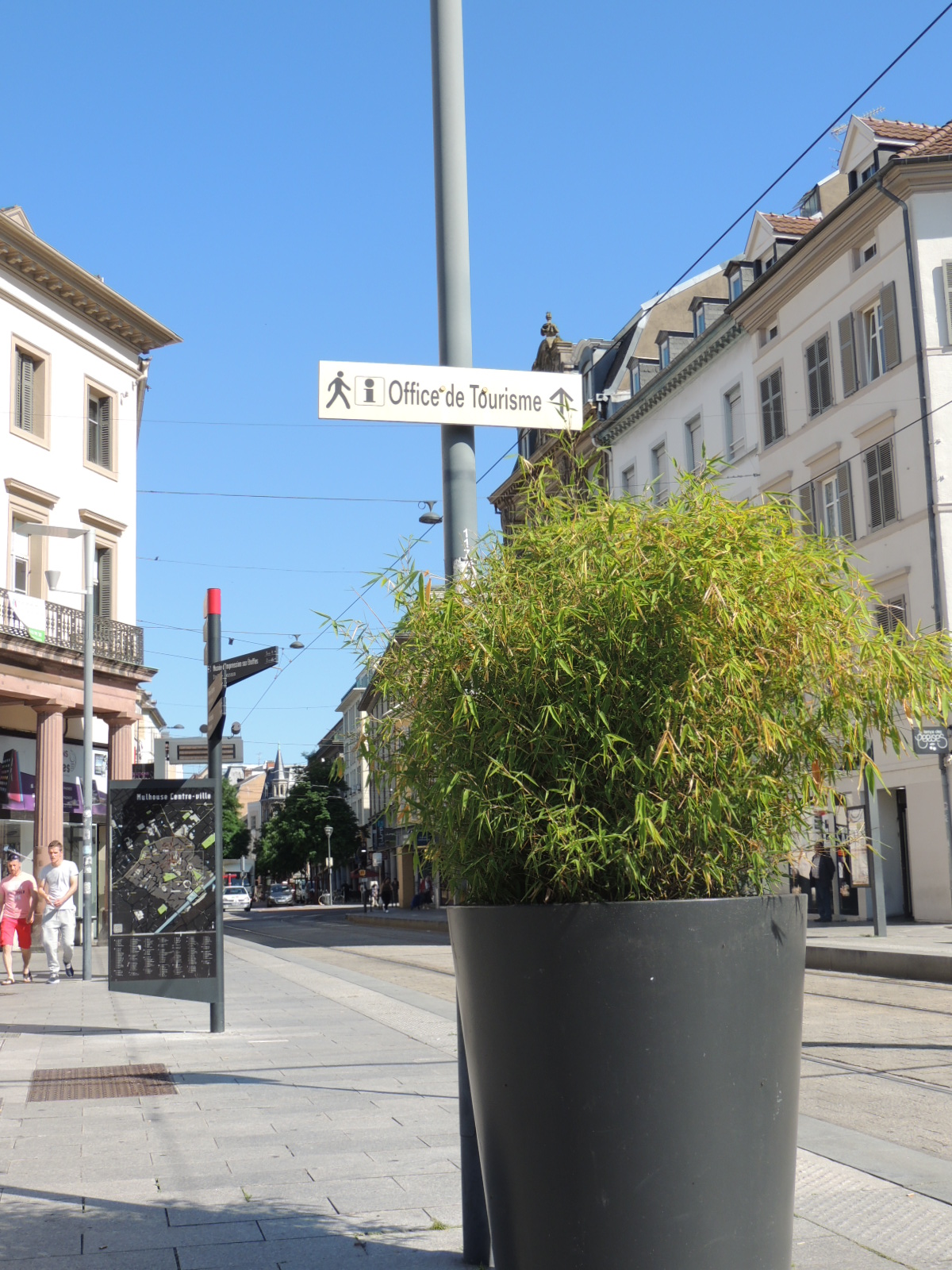 2016 Mulhouse panneau signalétique indiquant l'Office du Tourisme