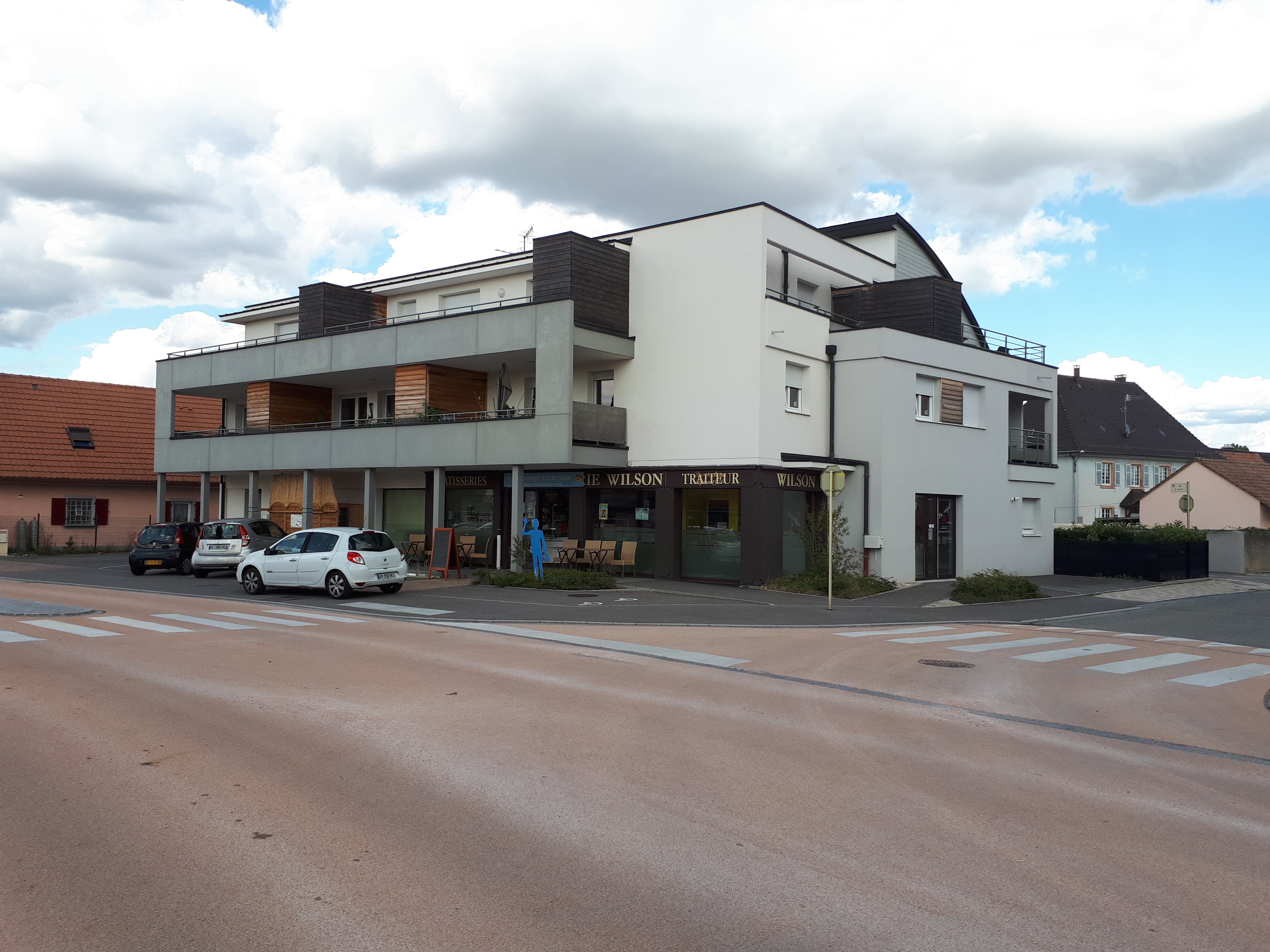 2017Hombourg  habitat collectif, boulangerie au rez de chaussée