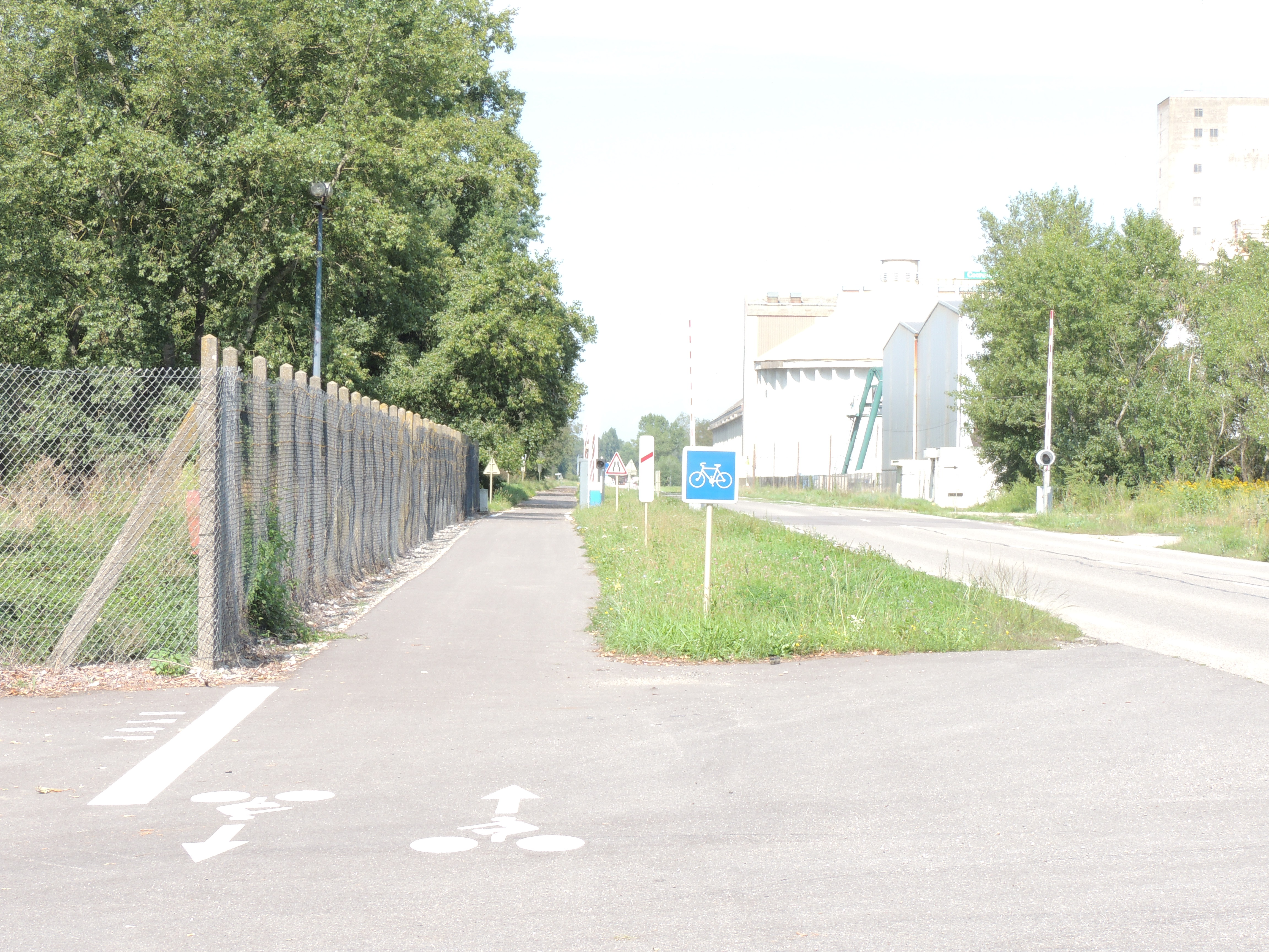 2019 Ottmarsheim Piste cyclable Usine