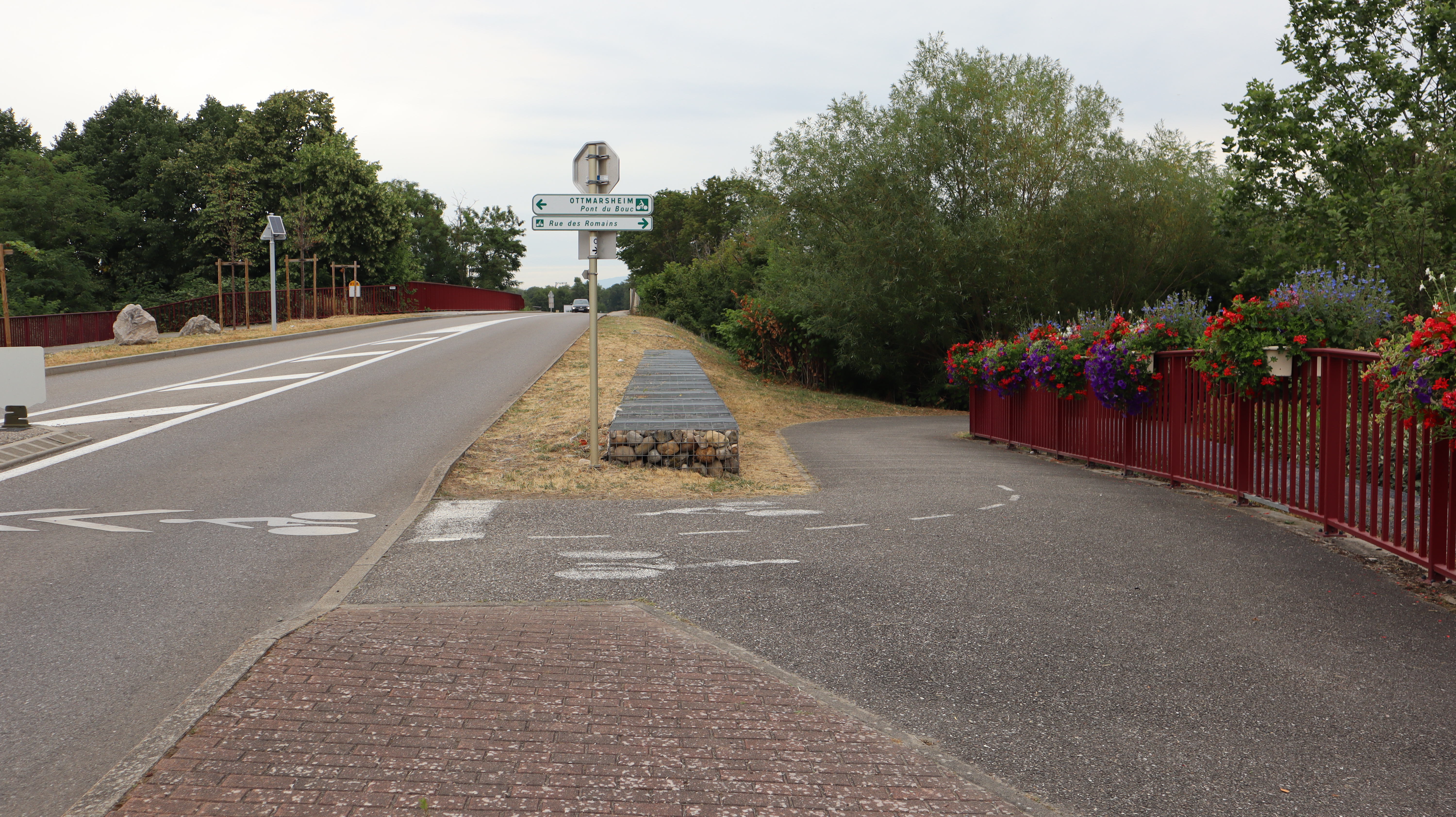 2023 Rixheim carrefour piste cyclable (2)