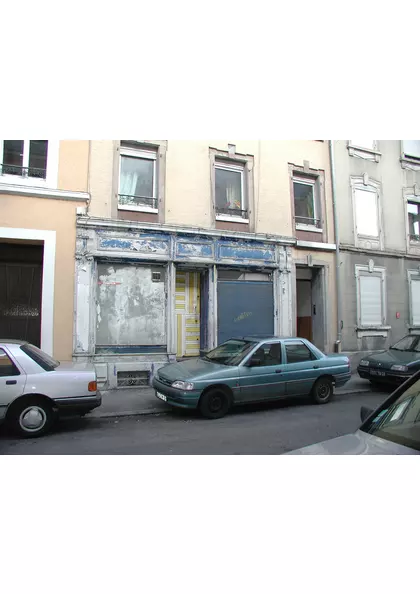 2003 Mulhouse commerce vacant