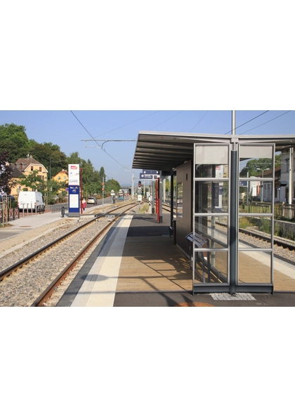 2011 Mulhouse Dornach station tramtrain4