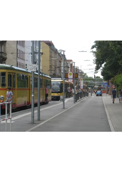 2012 Karlsruhe ArretTram01