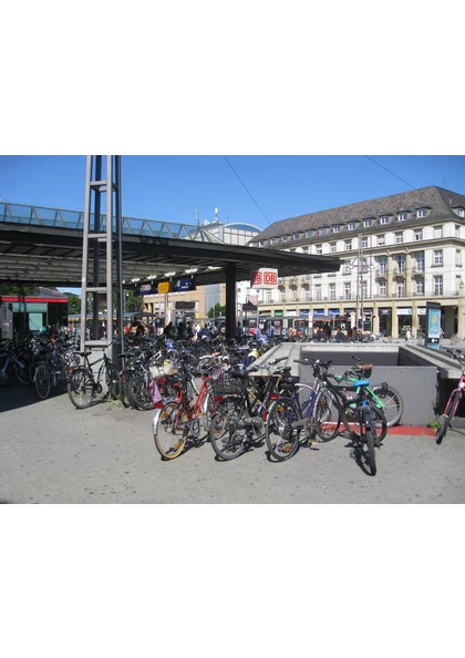 2012 Karlsruhe StationnementVelo01