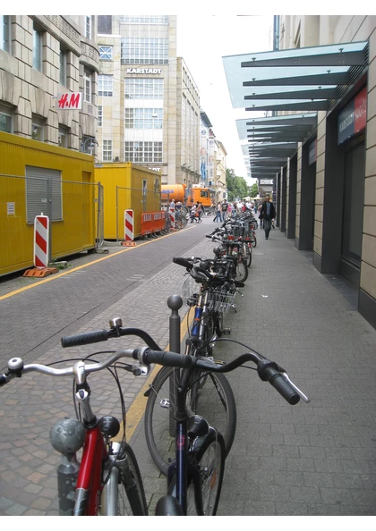 2012 Karlsruhe StationnementVelo04