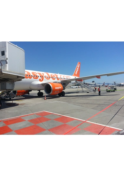 2016 Aéroport Bâle-Mulhouse avion Easyjet  2